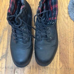 Brand new men’s Winter boots (US size-11)